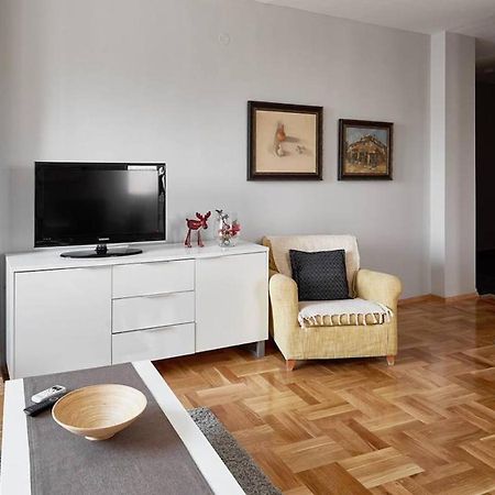 Bright Apartment Near City Center Skopie Exterior foto