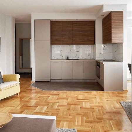Bright Apartment Near City Center Skopie Exterior foto